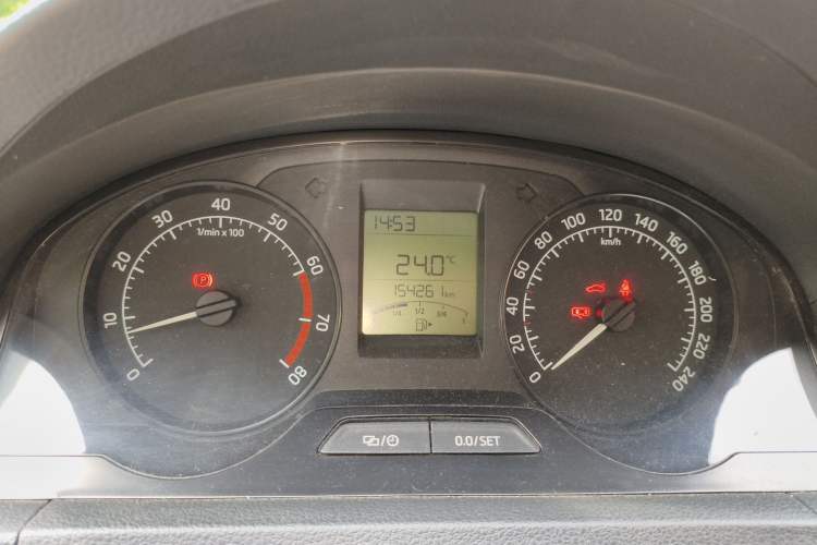 Used Skoda Rapid 2016 1.6L Manual Front-Wheel-Drive Version Instrument Cluster