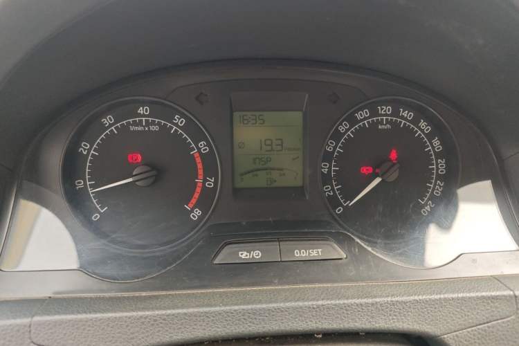 Used Skoda Rapid 2016 1.4L Manual Trend Edition Instrument Cluster