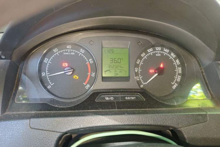 Used Skoda Rapid 2016 1.6L Manual Front-Wheel-Drive Version Instrument Cluster