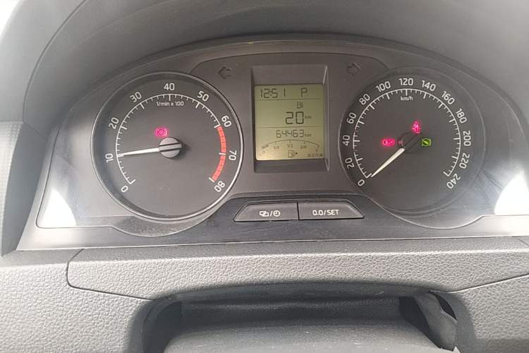 Used Skoda Rapid 2016 1.6L Automatic Chuanxing Edition Instrument Cluster