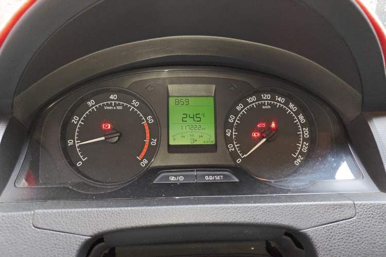 Used Skoda Rapid 2016 1.6L Manual Front-Wheel-Drive Version Instrument Cluster
