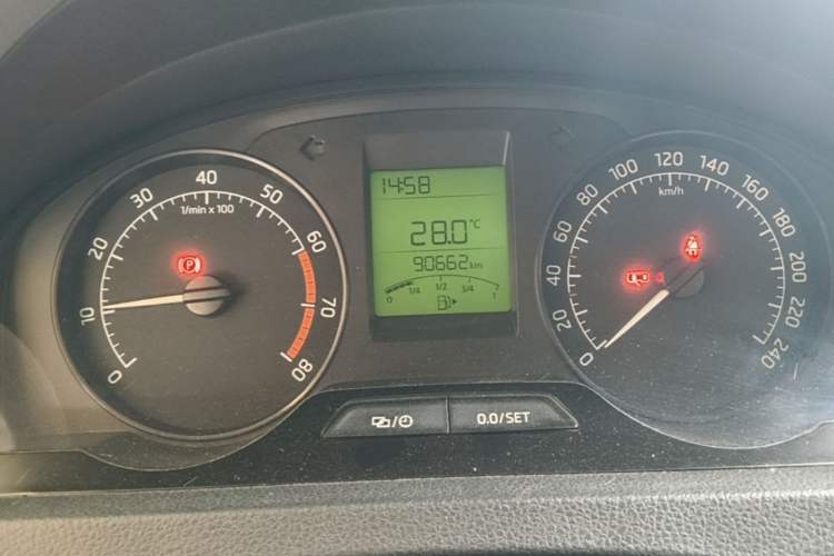 Used Skoda Rapid 2016 1.6L Manual Front-Wheel-Drive Version Instrument Cluster