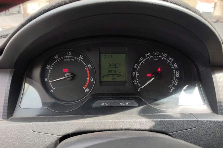 Used Skoda Rapid 2016 1.6L Manual Front-Wheel-Drive Version Instrument Cluster