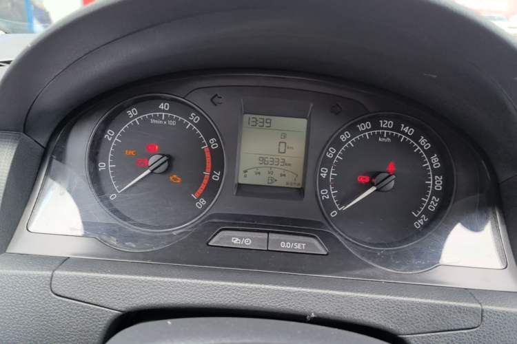 Used Skoda Rapid 2016 1.6L Manual Trend Edition Instrument Cluster