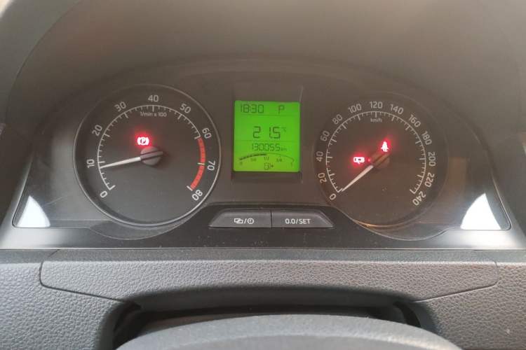 Used Skoda Rapid 2016 1.6L Automatic Front-Wheel Drive Model Instrument Cluster