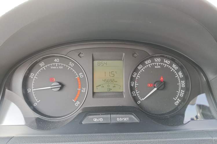 Used Skoda Rapid 2016 1.4L Manual Front-Wheel Drive Model Instrument Cluster