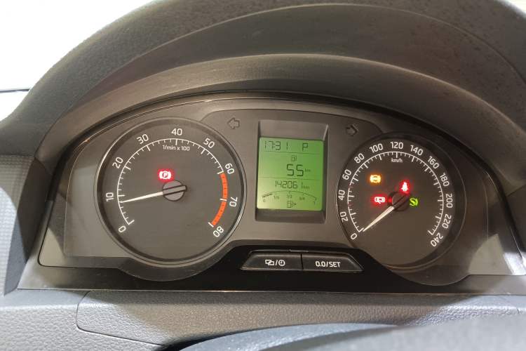 Used Skoda Rapid 2016 1.6L Automatic Chuanxing Edition Instrument Cluster