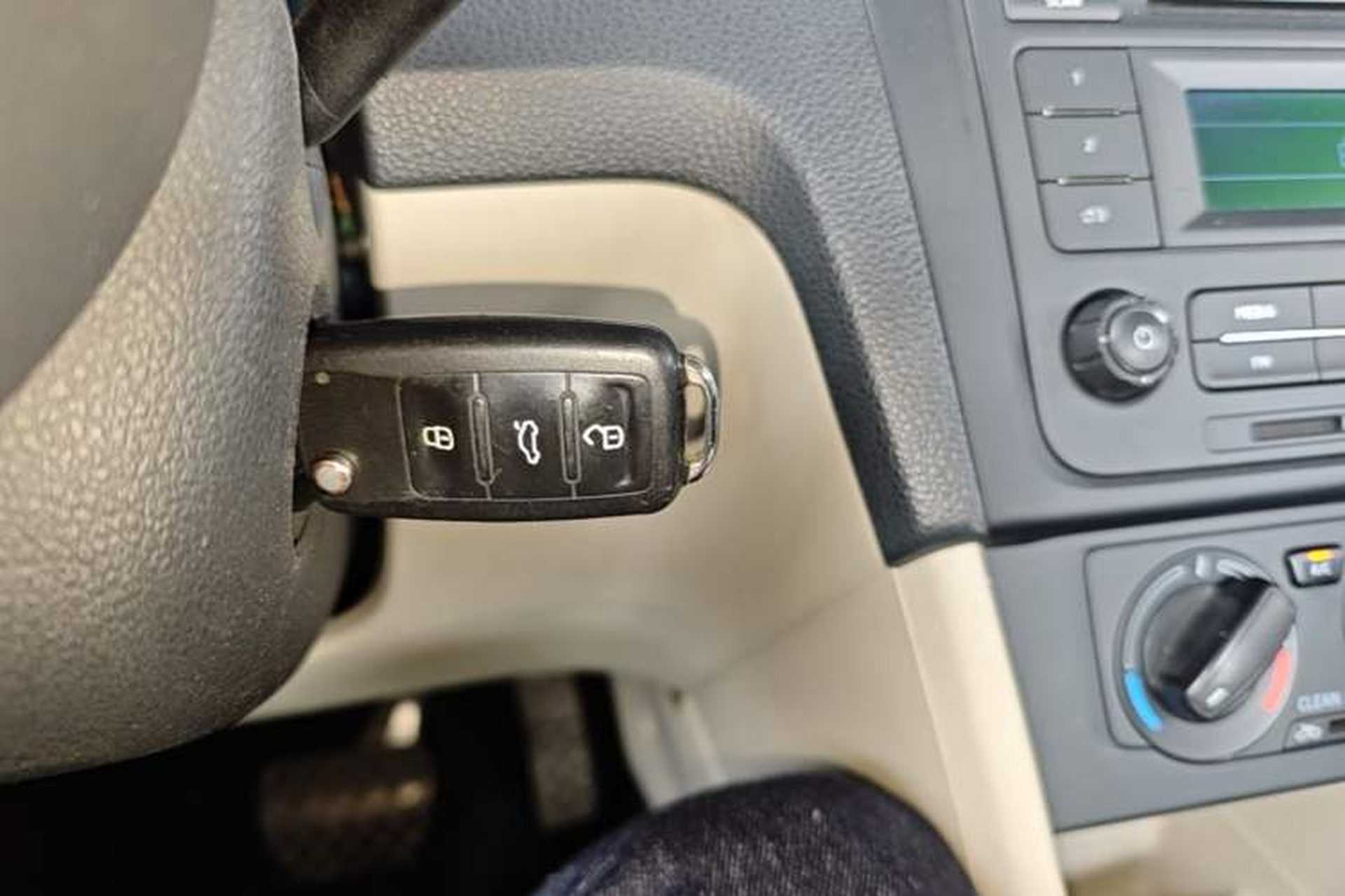 Used Skoda Rapid 2016 1.6L Automatic Chuanxing Edition Interior 1