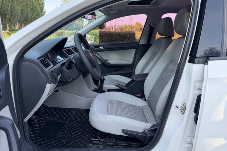 Used Skoda Rapid 2016 1.6L Manual Trend Edition Interior 2