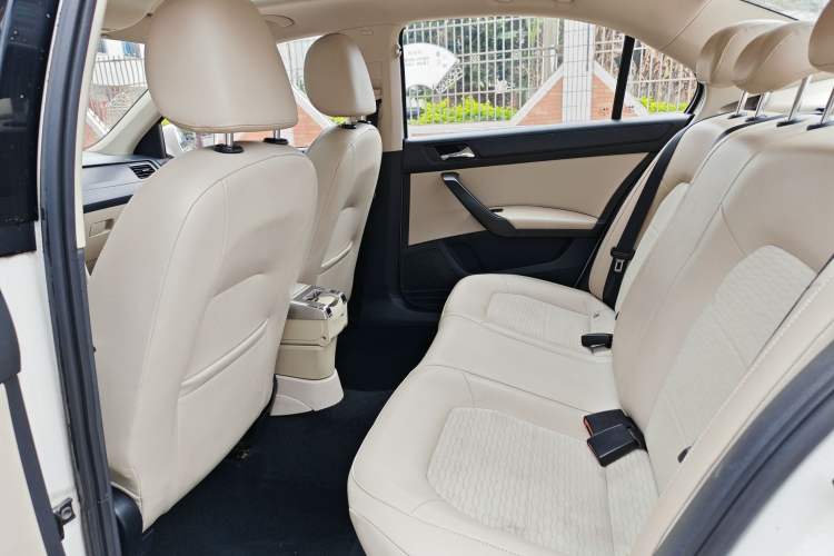 Used Skoda Rapid 2016 1.6L Automatic Chuanxing Edition Interior 2