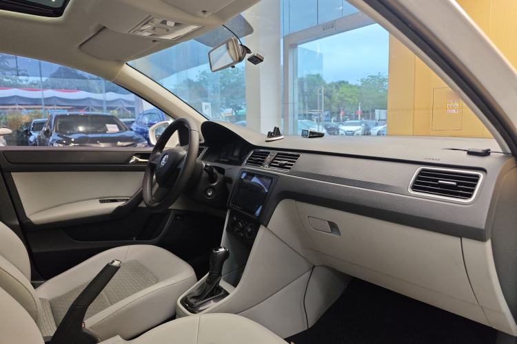 Used Skoda Rapid 2016 1.6L Automatic Chuanxing Edition Interior 2
