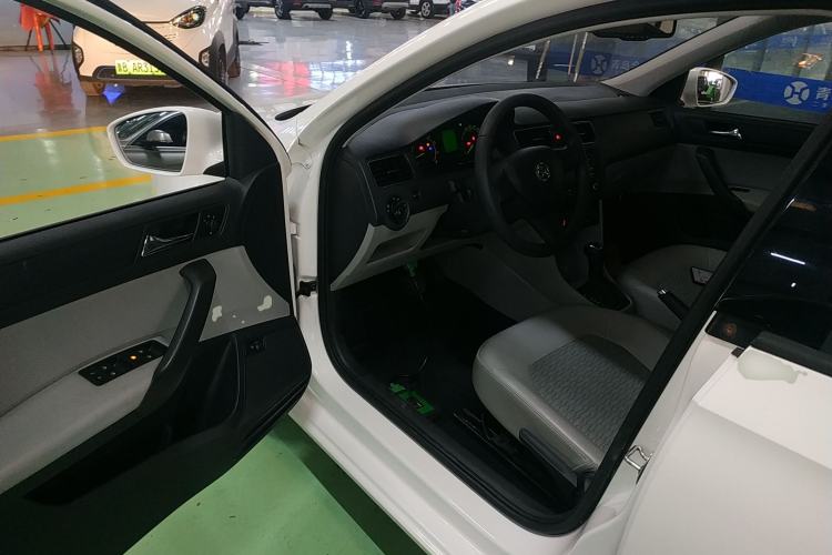Used Skoda Rapid 2016 1.6L Automatic Chuanxing Edition Interior 3