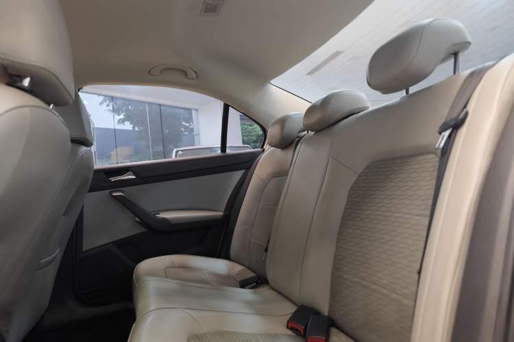 Used Skoda Rapid 2016 1.6L Automatic Chuanxing Edition Interior 3