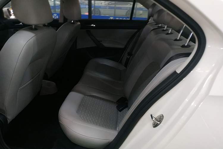 Used Skoda Rapid 2016 1.6L Automatic Chuanxing Edition Interior 4