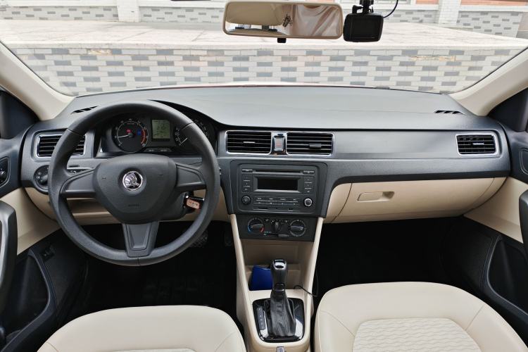 Used Skoda Rapid 2016 1.6L Automatic Chuanxing Edition Interior 4