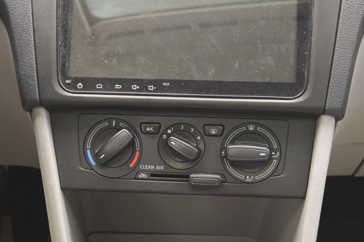 Used Skoda Rapid 2016 1.6L Automatic Chuanxing Edition Interior 4