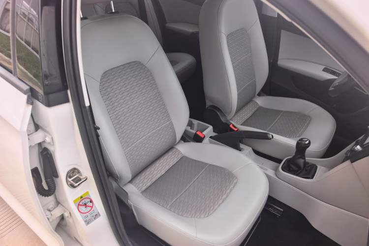 Used Skoda Rapid 2016 1.6L Manual Trend Edition Interior 5