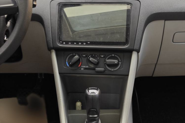 Used Skoda Rapid 2016 1.6L Automatic Chuanxing Edition Interior 5