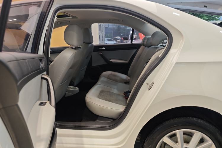 Used Skoda Rapid 2016 1.6L Automatic Chuanxing Edition Interior 6