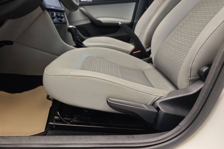 Used Skoda Rapid 2016 1.6L Automatic Chuanxing Edition Interior 9