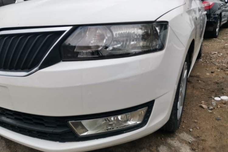 Used Skoda Rapid 2016 1.4L Manual Trend Edition Left Front Headlight