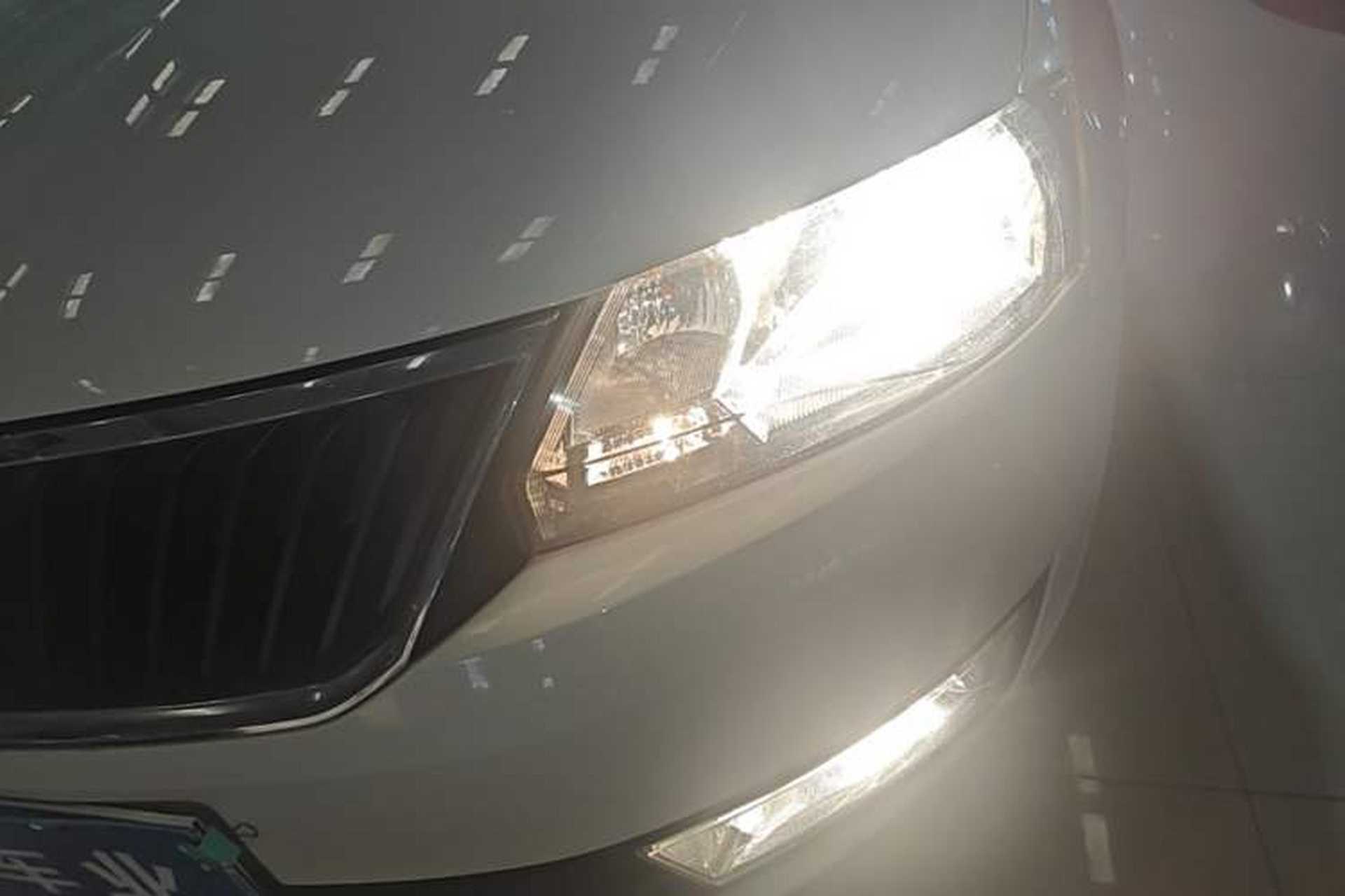 Used Skoda Rapid 2016 1.6L Manual Trend Edition Left Front Headlight