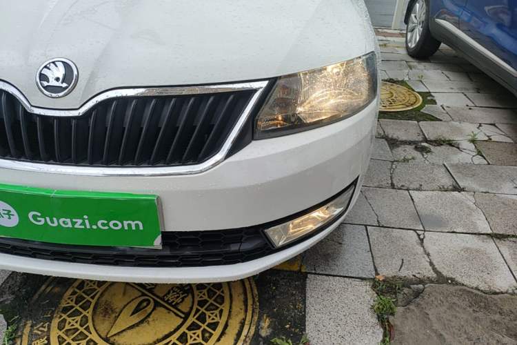 Used Skoda Rapid 2016 1.6L Manual Front-Wheel-Drive Version Left Front Headlight