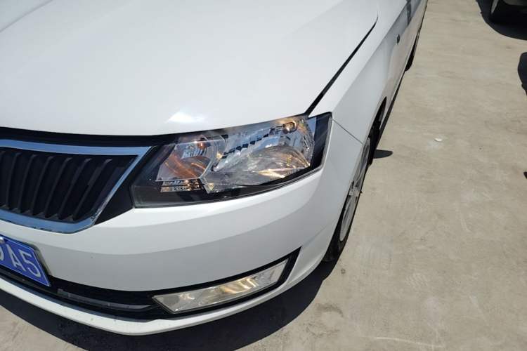 Used Skoda Rapid 2016 1.4L Manual Trend Edition Left Front Headlight