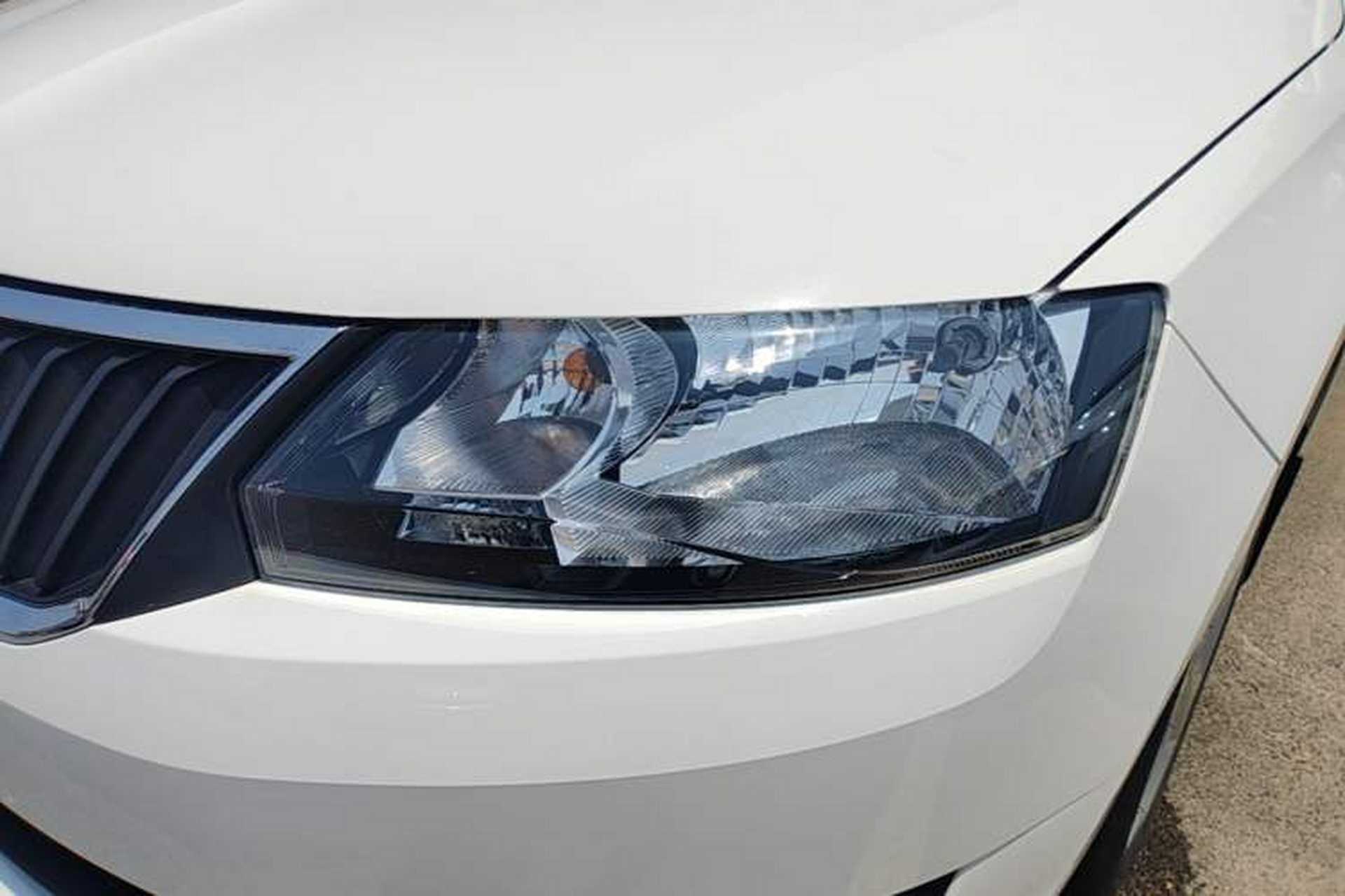Used Skoda Rapid 2016 1.6L Manual Trend Edition Left Front Headlight