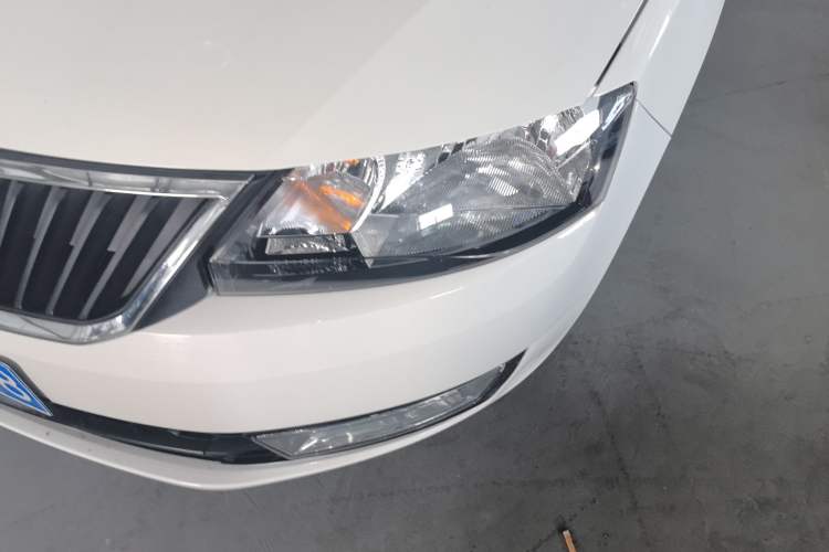 Used Skoda Rapid 2016 1.6L Manual Trend Edition Left Front Headlight