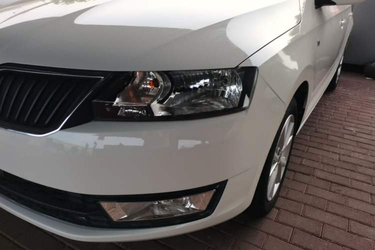 Used Skoda Rapid 2016 1.6L Manual Trend Edition Left Front Headlight