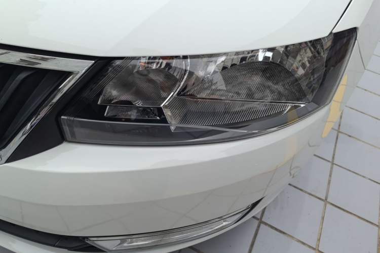 Used Skoda Rapid 2016 1.6L Manual Trend Edition Left Front Headlight