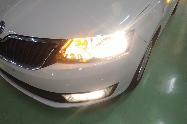 Used Skoda Rapid 2016 1.6L Automatic Chuanxing Edition Left Front Headlight