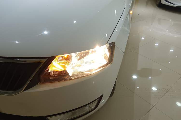 Used Skoda Rapid 2016 1.6L Automatic Chuanxing Edition Left Front Headlight