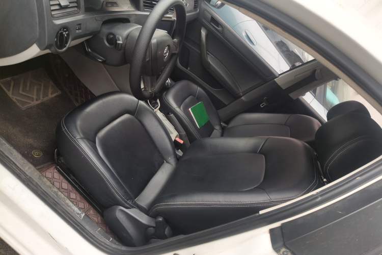 Used Skoda Rapid 2016 1.6L Manual Front-Wheel-Drive Version Left Front Seat