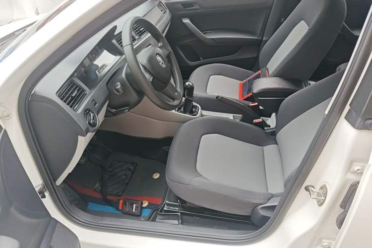Used Skoda Rapid 2016 1.4L Manual Front-Wheel Drive Model Left Front Seat