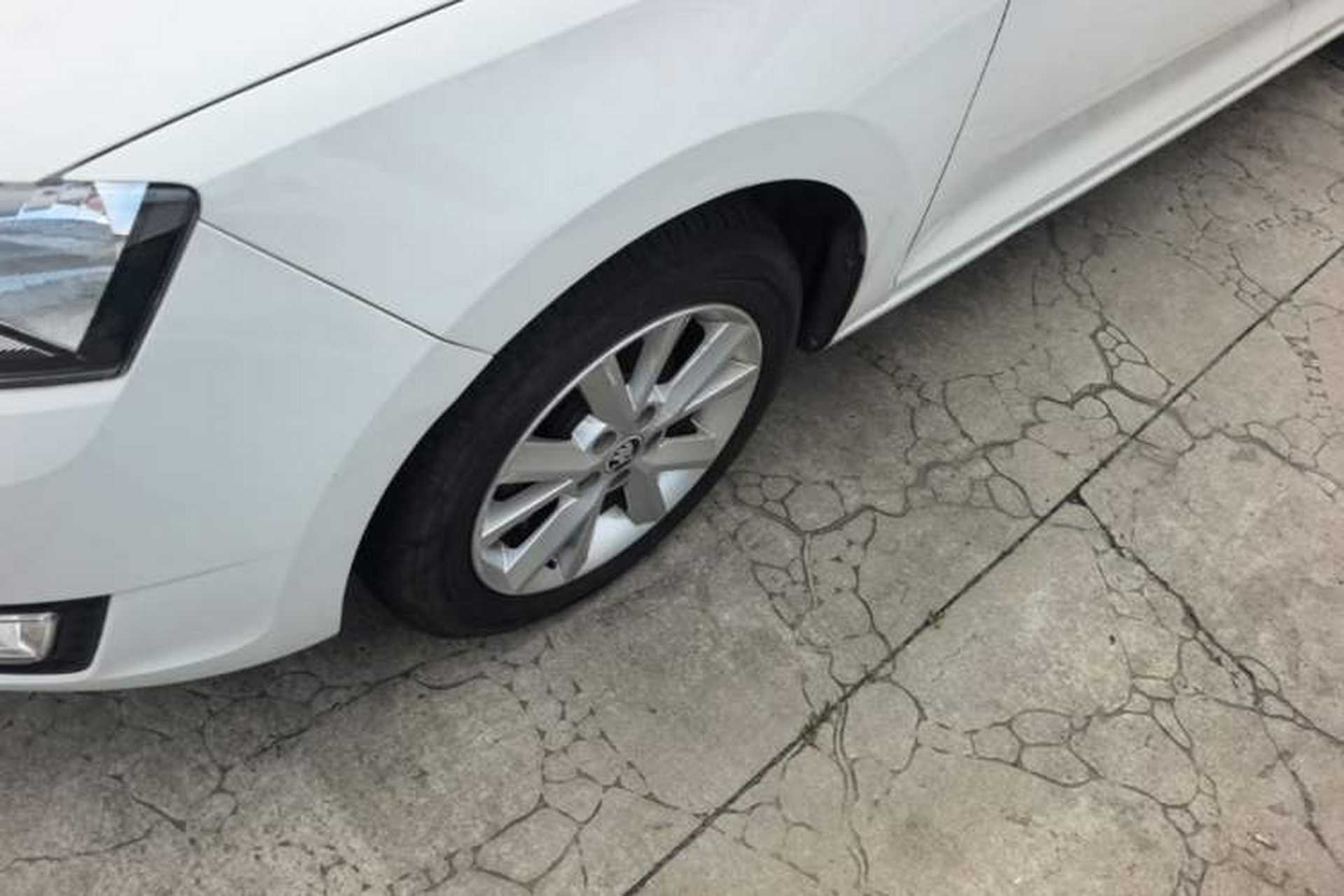 Used Skoda Rapid 2016 1.6L Manual Trend Edition Left Front Wheel Hub