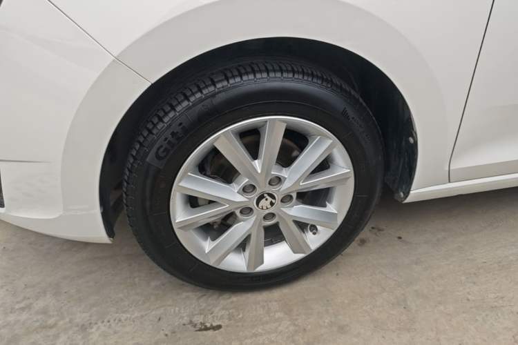 Used Skoda Rapid 2016 1.6L Automatic Chuanxing Edition Left Front Wheel Hub