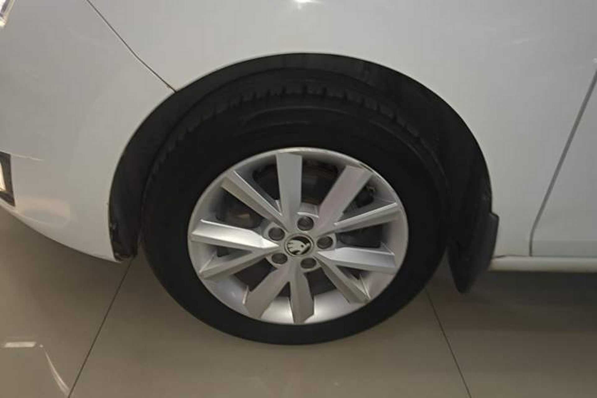 Used Skoda Rapid 2016 1.6L Manual Trend Edition Left Front Wheel Hub