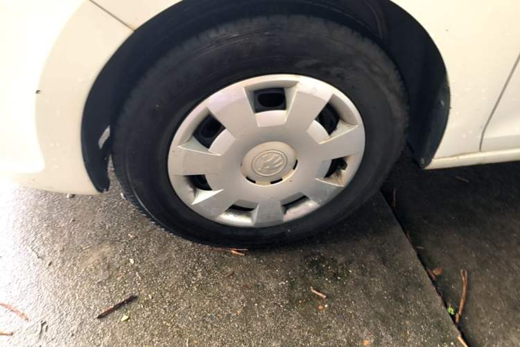 Used Skoda Rapid 2016 1.6L Manual Front-Wheel-Drive Version Left Front Wheel Hub