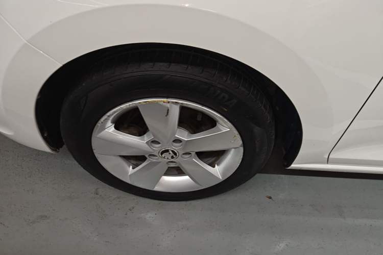 Used Skoda Rapid 2016 1.6L Automatic Chuanxing Edition Left Front Wheel Hub
