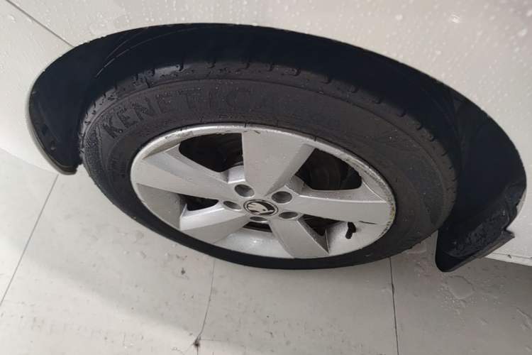 Used Skoda Rapid 2016 1.6L Automatic Chuanxing Edition Left Front Wheel Hub