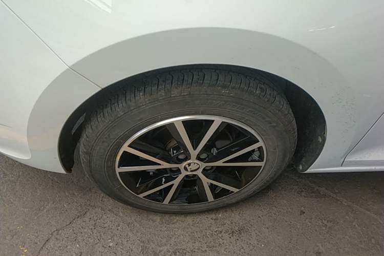 Used Skoda Rapid 2016 1.6L Automatic Chuanxing Edition Left Front Wheel Hub