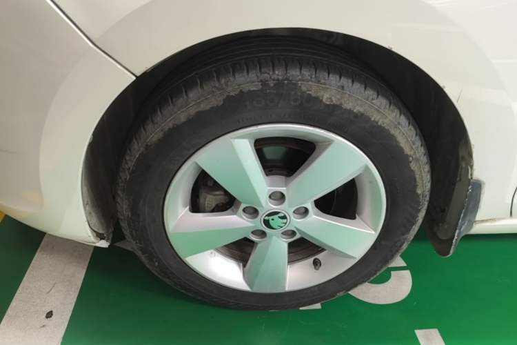 Used Skoda Rapid 2016 1.6L Automatic Chuanxing Edition Left Front Wheel Hub