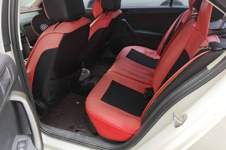 Used Skoda Rapid 2016 1.6L Manual Front-Wheel-Drive Version Left Rear Seat