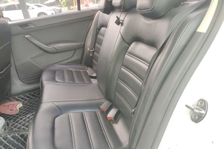 Used Skoda Rapid 2016 1.6L Automatic Front-Wheel Drive Model Left Rear Seat