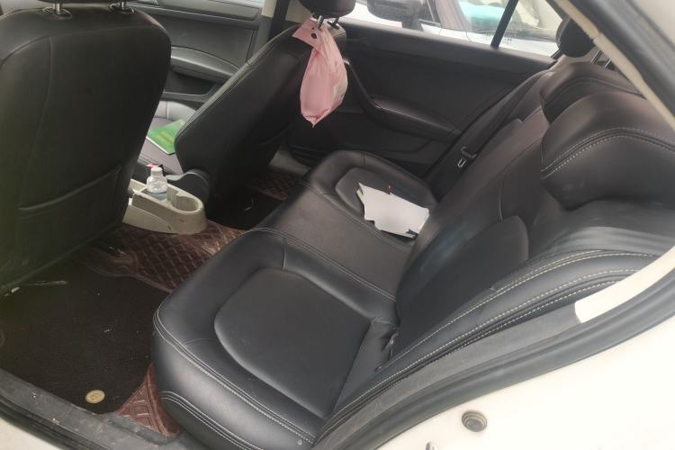Used Skoda Rapid 2016 1.6L Manual Front-Wheel-Drive Version Left Rear Seat