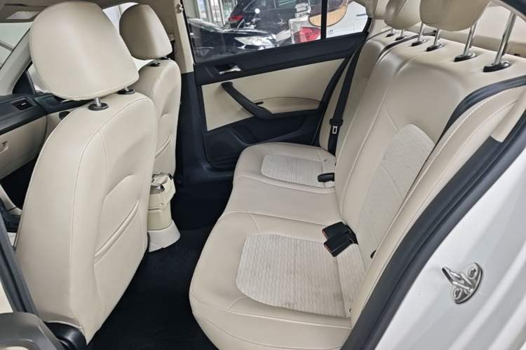 Used Skoda Rapid 2016 1.6L Automatic Chuanxing Edition Left Rear Seat