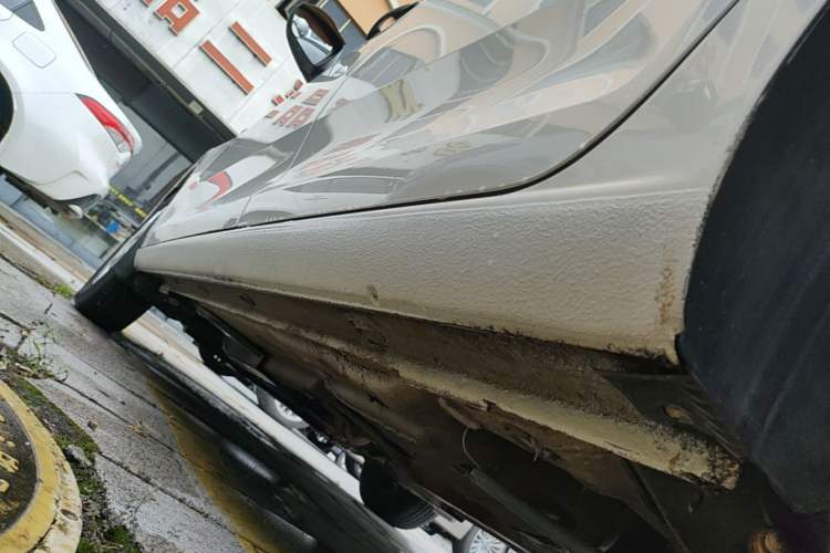Used Skoda Rapid 2016 1.6L Manual Front-Wheel-Drive Version Left Side Sill