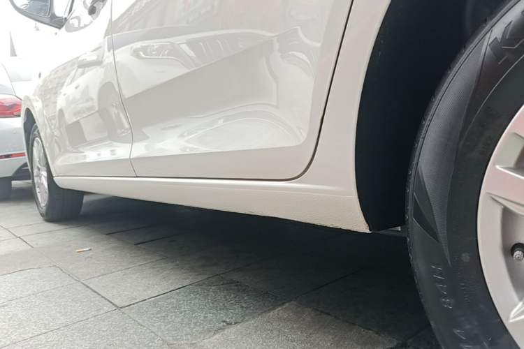 Used Skoda Rapid 2016 1.4L Manual Front-Wheel Drive Model Left Side Sill